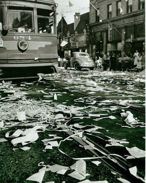 pe-684-on-hollywood-bl..-vj-day pe-684-on-hollywood-bl..-vj-day