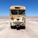 Un tren abandonado en el desierto más árido del mundo (Atacama - Chile).